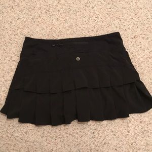 Lululemon pace setter skirt- black- size 6